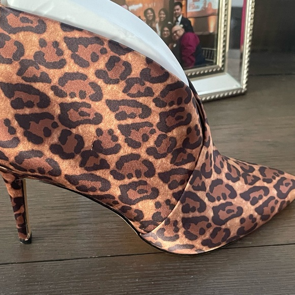 Leopard heel size 8.5 - Picture 3 of 5